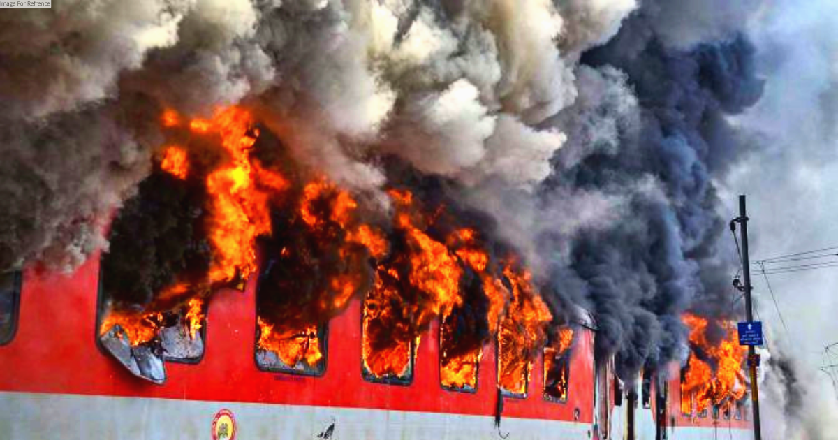 Fire in Garib Rath train in Raipur, none injured